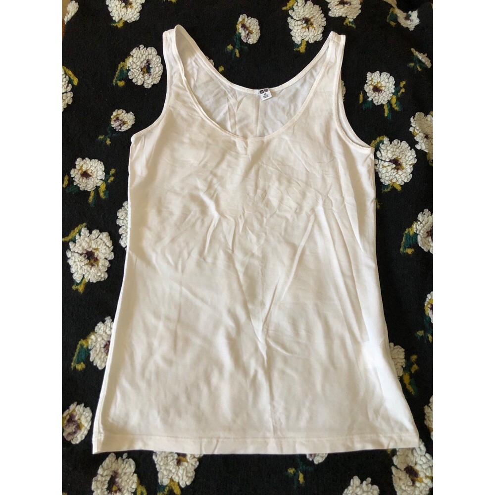 Uniqlo AIRism Sleeveless Tank Top in White, Women Size XS Bust 31-33 inch